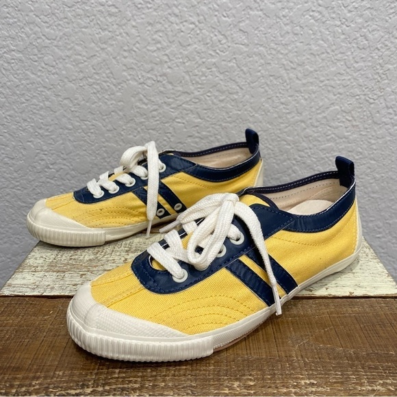 NWT Re / Done 90’s Low Top Marigold Sneakers Size 6 - Picture 9 of 13